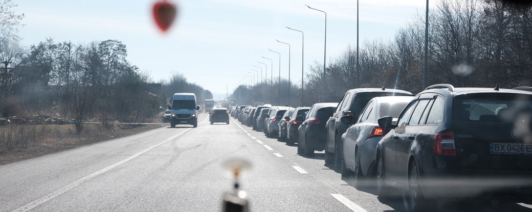В пункті пропуску 'Порубне' скупчилося до 1300 легкових автомоблів 