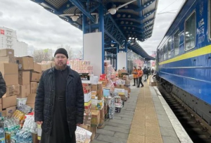 До Києва прибув поїзд із Чернівців із гуманітарною допомогою від Румунської Православної Церкви 