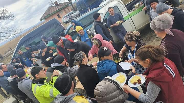 Буковинцям розповіли, як Румунія приймає у себе українських біженців