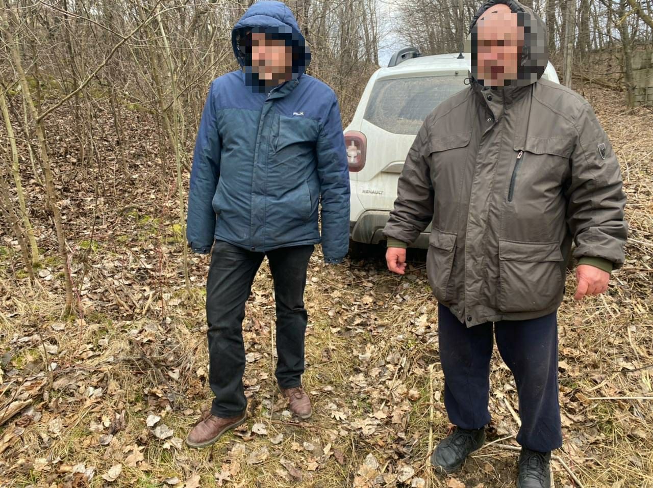 Молдованин за 8 тисяч доларів намагався провести через кордон двох українців 