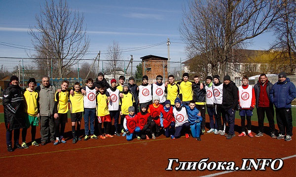Вимушені переселенці футбольної Академії «Арсенал» з Києва зіграли товариський матч з командою Глибоцької ДЮСШ 