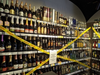 «Кому біда, а кому бізнес»: як відреагувала мережа на дозвіл продажу пива у Чернівцях на період воєнного стану