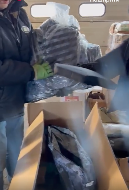 До Києва з Туреччини через Чернівці  доставили вже третю партію зі ста бронежилетів 