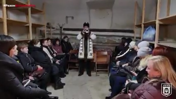 Через повітряну тривогу у Чернівцях традиційну мелодію 'Марічки' просурмили не з вежі ратуші, а в укритті