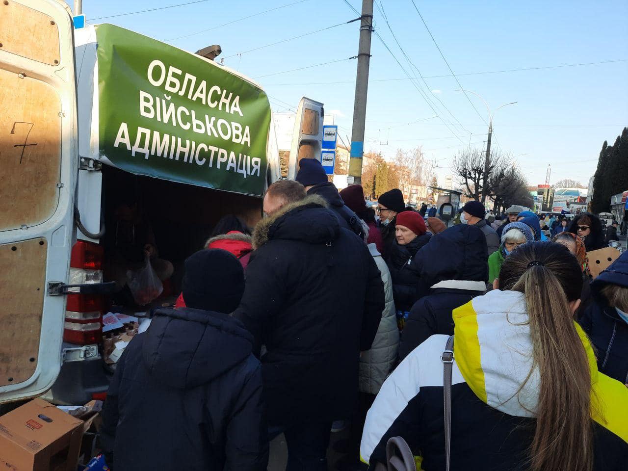 Чернівчанам на вулицях безкоштовно роздаватимуть продукти харчування (перелік місць) 