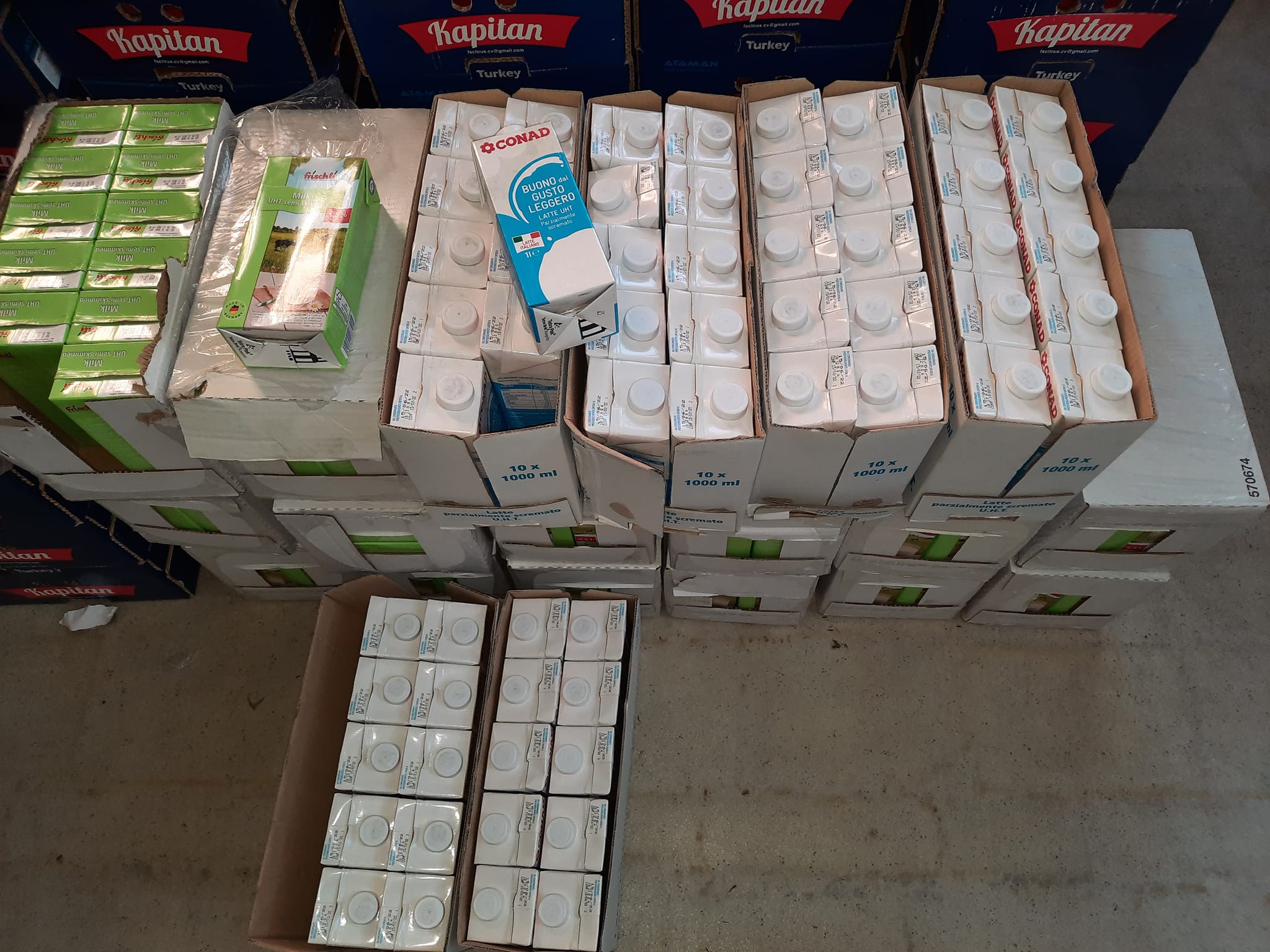 Чернівецькій психлікарні передали молоко та помідори від Осачука  