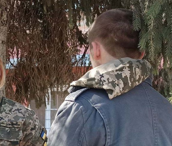 Богдан з Київщини вивіз родину на Буковину, а сам із кумом та ще кількома друзями вирушив боронити Україну та мститися за пораненого у бою молодшого брата-десантника  