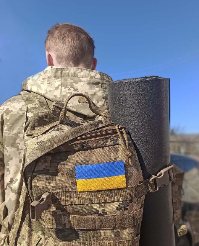 Чернівчанин Михайло, батько трьох дітей, полишив роботу медика в Польщі та вирушив на фронт