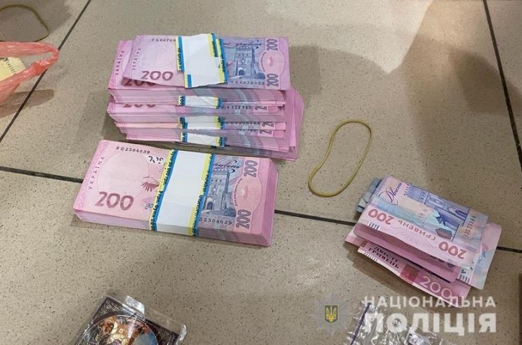 У буковинця під загрозою підпалу будинку та автівки вимагали 200 тисяч неіснуючого боргу 