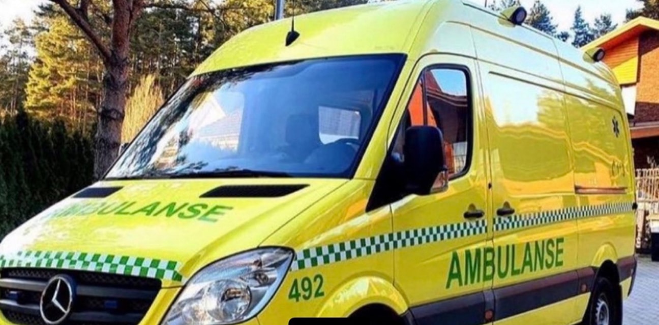 У Динівцях небайдужі сільчани купили три автомобілі швидкої допомоги для ЗСУ 