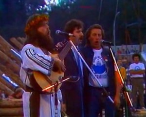 Сакральна пісня, слова якої вивчали на мітингах за незалежність, що називається на слух (спогад) 