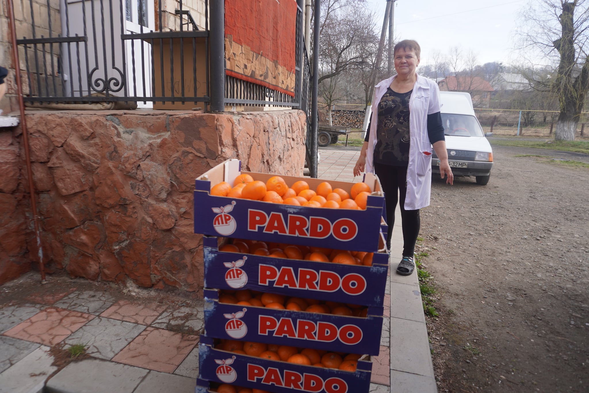 Мандарини від іспанських доброчинців передали до п'яти буковинських закладів, які прийняли сім’ї переселенців та дітей з інтернатів