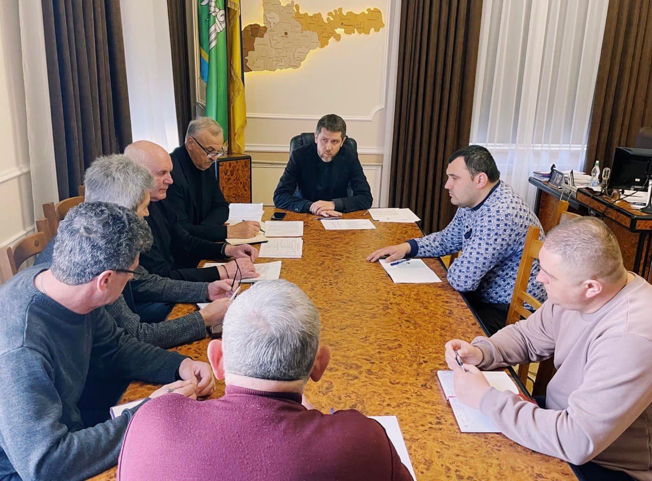 Подбати про городину й садовину для підопічних: Бойко застеріг керівників психоневрологічних та дитячих комунальних установ області від махінацій із земельними угіддями