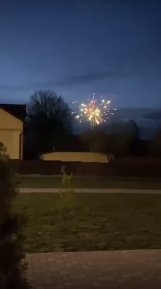 'Плювок в обличчя всім українцям!': у Чернівцях поліція шукає тих, хто запускав сьогодні феєрверки  (ВІДЕО+ОНОВЛЕНО)