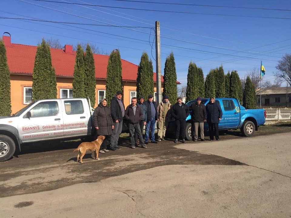 Буковинські земляки письменниці Ірини Вільде придбали чотири позашляховики для потреб Збройних Сил України