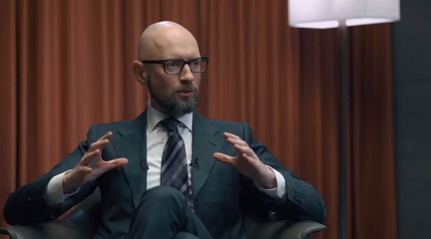 Яценюк придумав, як не відмовляючись від російського газу, не платити РФ гроші 