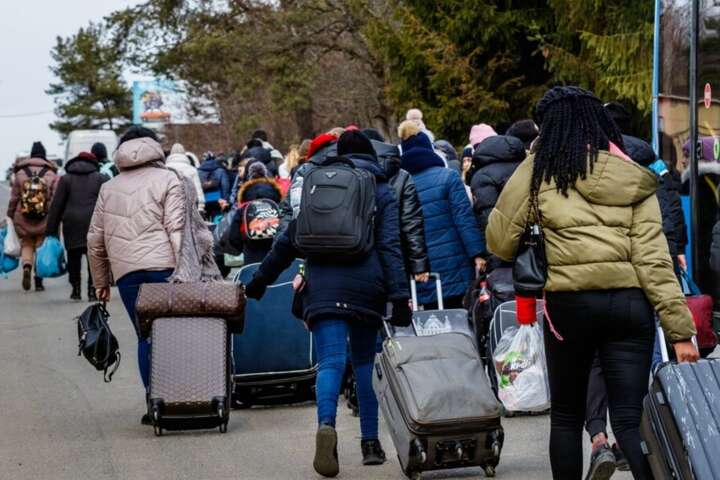 «Я все розумію, але...». Мер Дніпра Філатов шокований поведінкою переселенців у Чернівцях  
