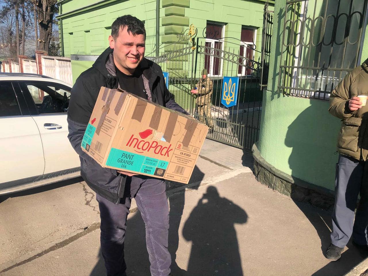 Автівку для ЗСУ в автомайстерні буковинського депутата переобладнали на бронеавтомобіль 