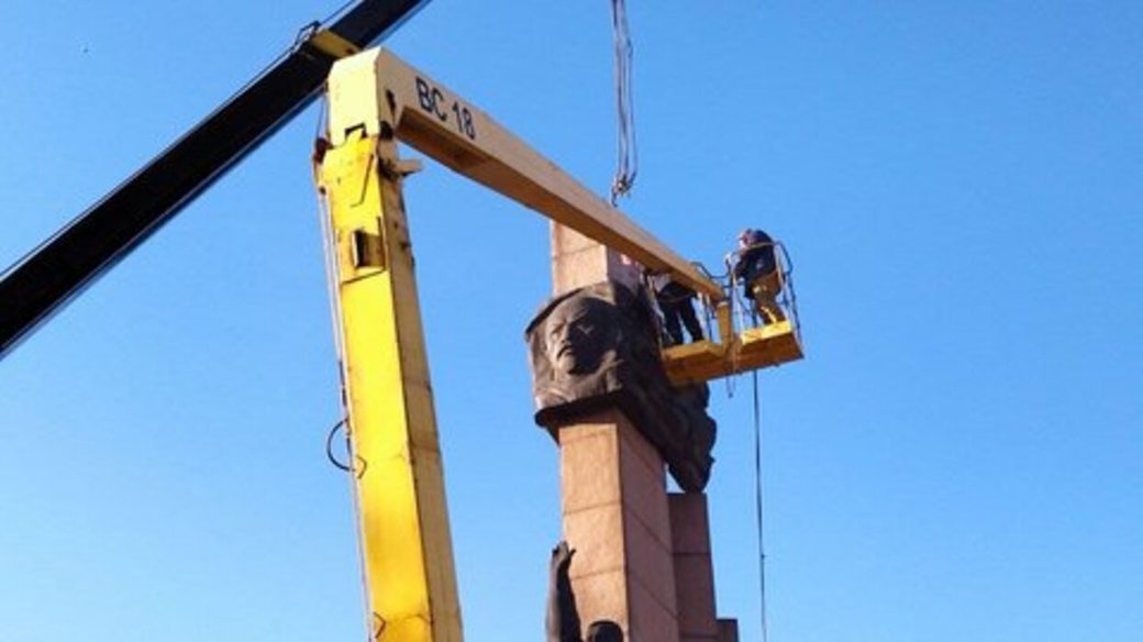 У Мамаївській громаді планують знести чотири радянських пам'ятники