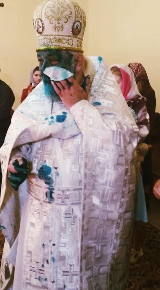 У Стрию священника УПЦ МП  під час недільної церковної служби облили зеленкою (+інсайд Чи є імовірність об’єднання УПЦ МП з ПЦУ)