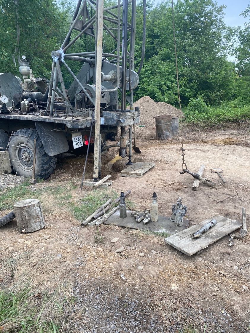 У Сторожинці почали бурити свердловини для цілодобового забезпечення мешканців питною водою 