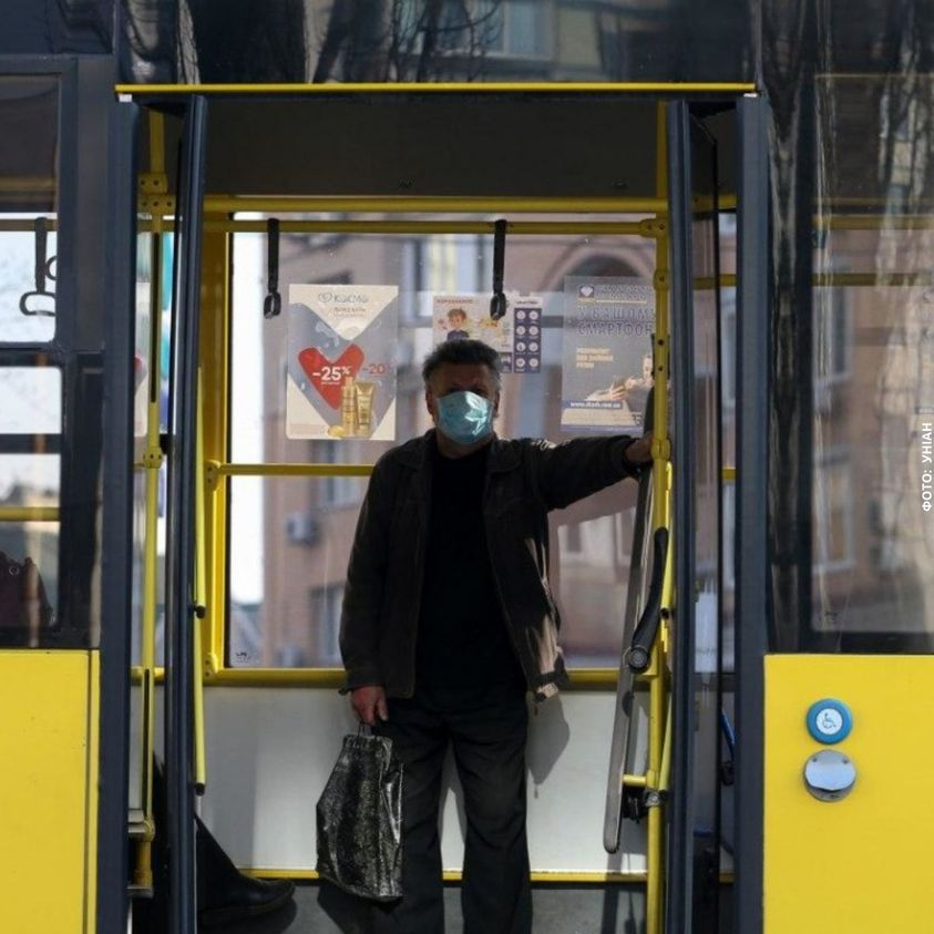 У ратуші знають, що серед чернівчан 'є ті, хто змушений рахувати кожну копійку', тому тариф на проїзд підняли не до 15, а лише до 10 грн 