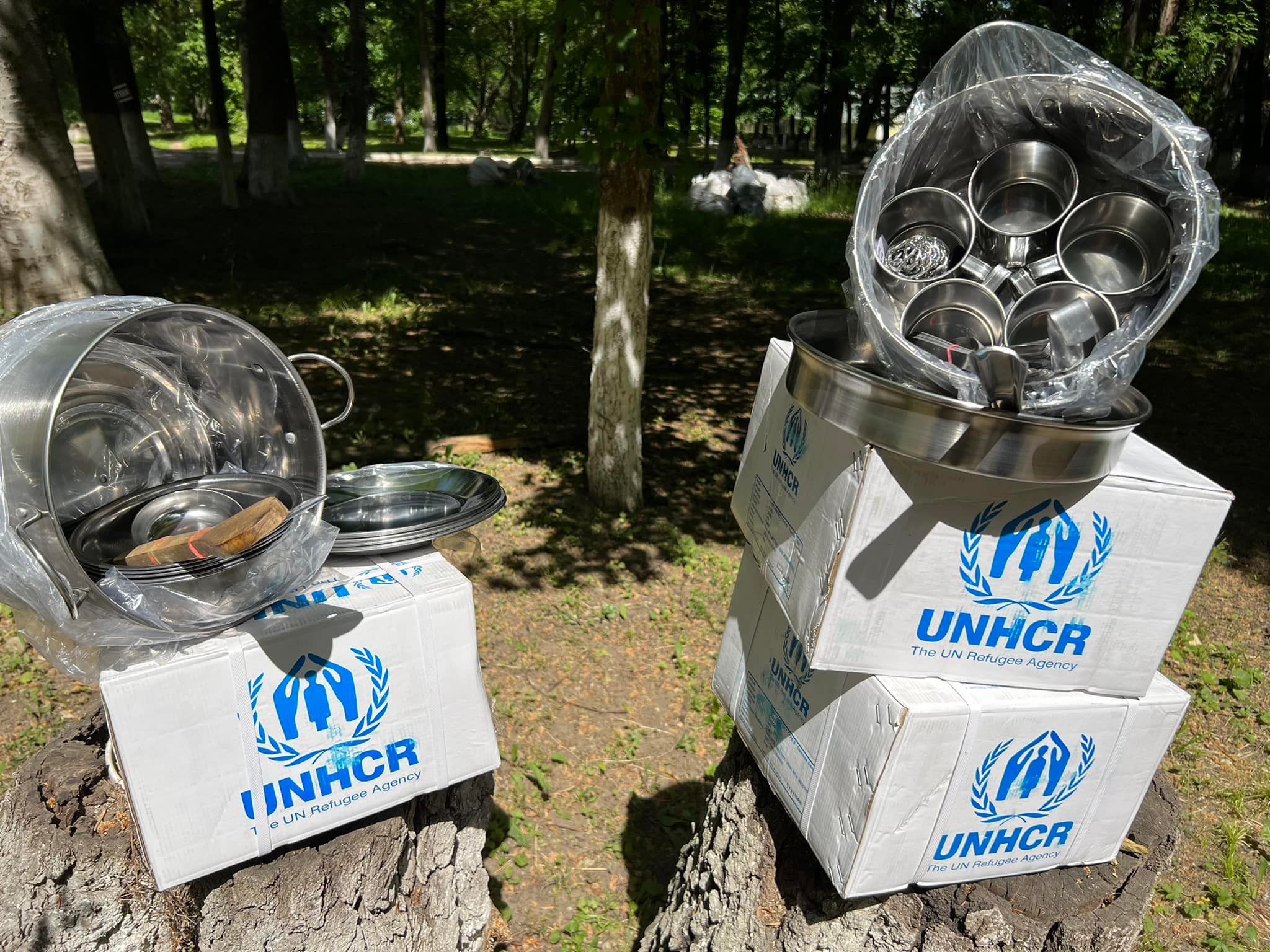 П'ятнадцять коробок посуду із якісної нержавійки і власну карету 'швидкої' для перевезення пацієнтів отримала обласна психлікарня від міжнародних благодійників 