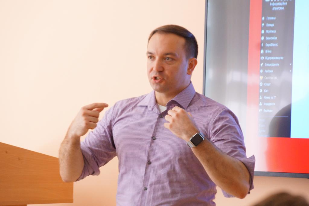 Світ поступово входить у нову фазу глобального протистояння – аналітик Максим Кияк 