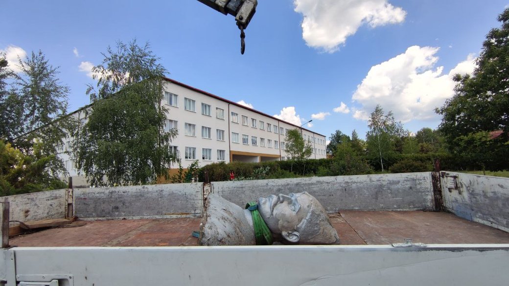 У Чернівецькій області демонтували бюст Чапаєву