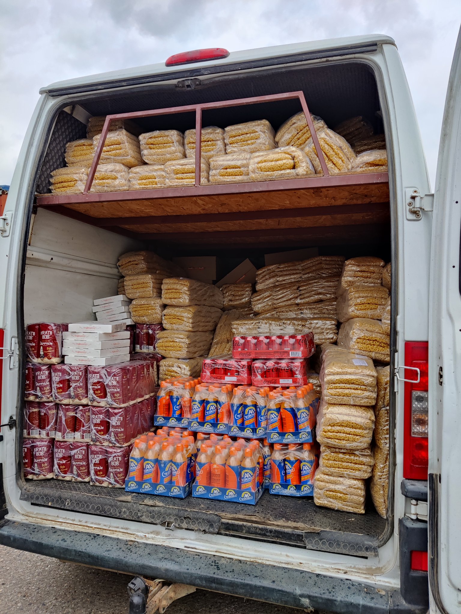 Буковинець їхав на Донбас відвідати онука на передовій і прихопив із собою гуманітарну допомогу для захисників