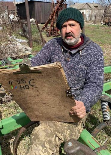 'Війна застала його на відпочинку в Чернівцях, там же пішов до військкомату': український 'Пікассо' не забув про улюблену справу навіть на фронті