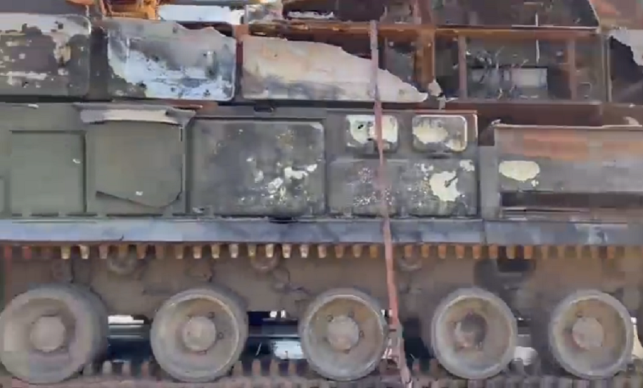 'Виставка російської ганьби': Лієв з Бешлеєм привезли до Чернівців спалену техніку окупантів