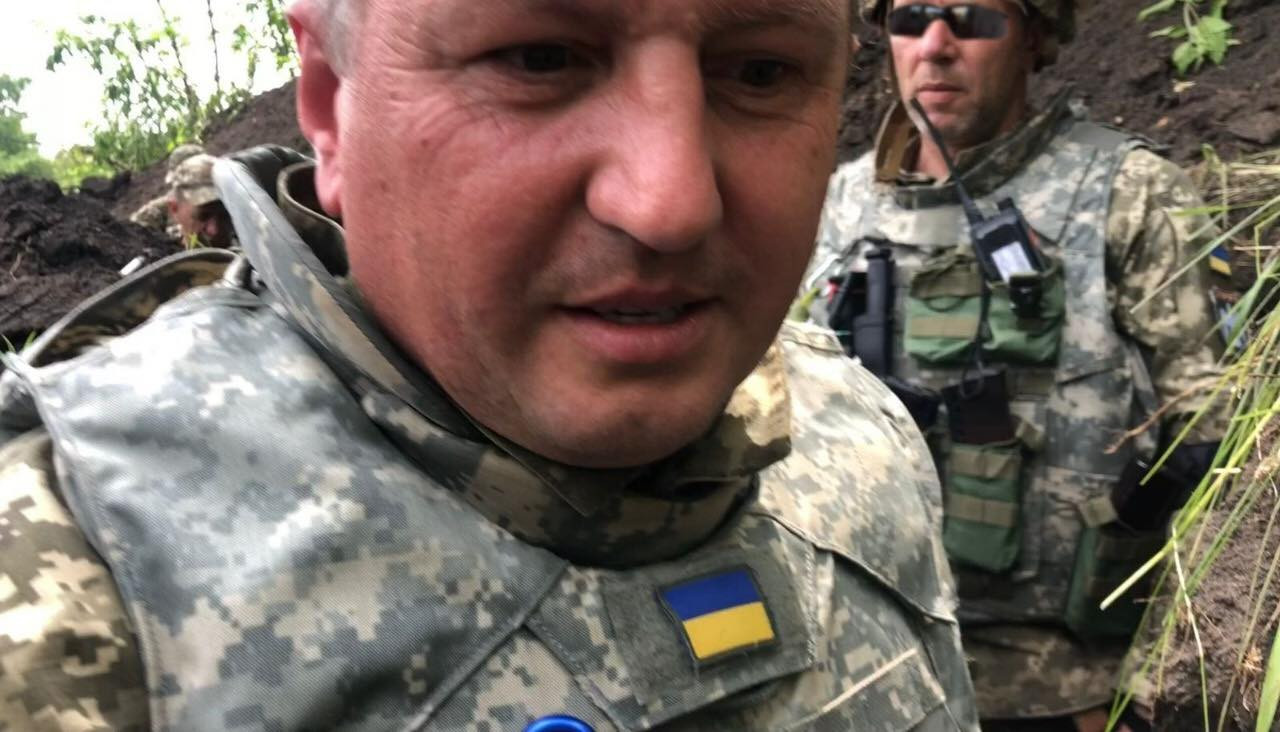 Екснардеп-рядовий ЗСУ Іван Рибак розповів, як на початку війни особисто просив губернатора Осачука посприяти у якнайшвидшому доправленні в Україну закупленого за особисті кошти транспорту, але отримав відмову 