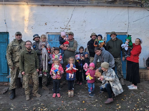 Військовослужбовці з Чернівців повертають радість та життя на деокуповані ЗСУ території Харківщини, - (ВІДЕО Генштаб ЗСУ)