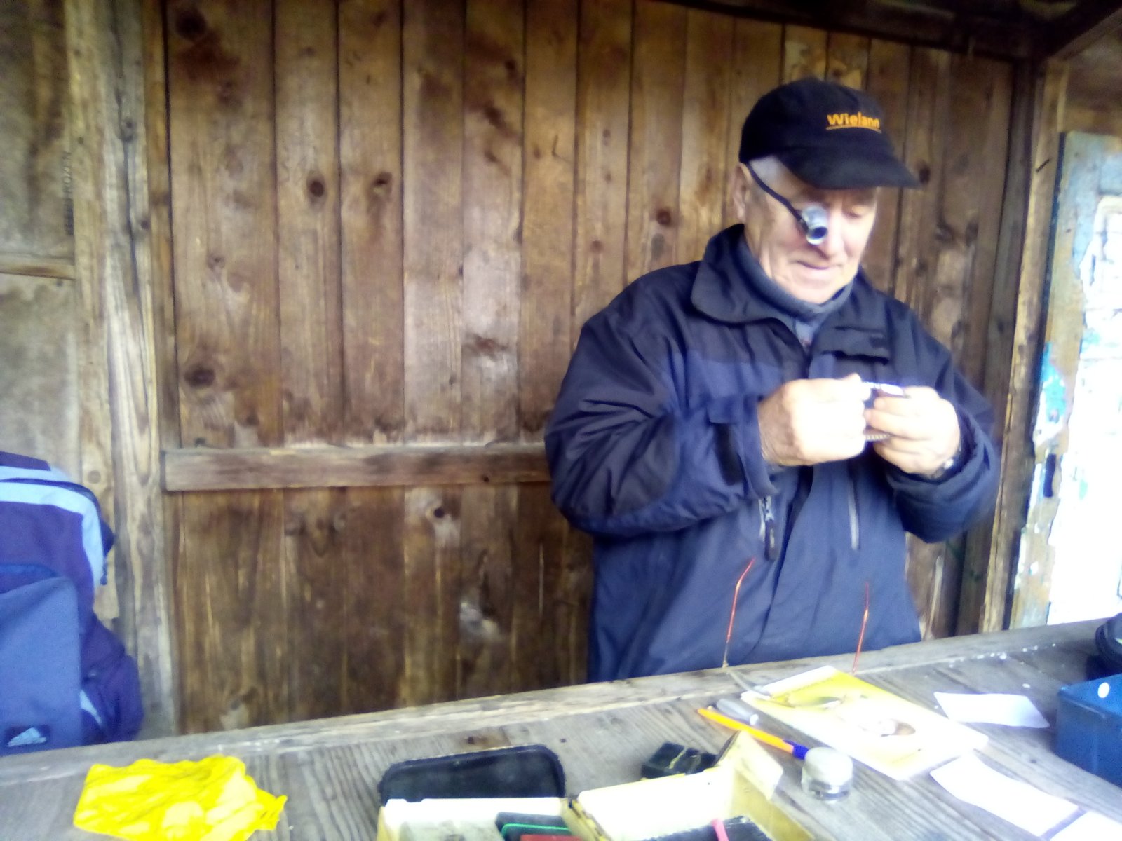 «Вормохер» найвищого розряду, який лагодить годинники на ринку у Глибоці 