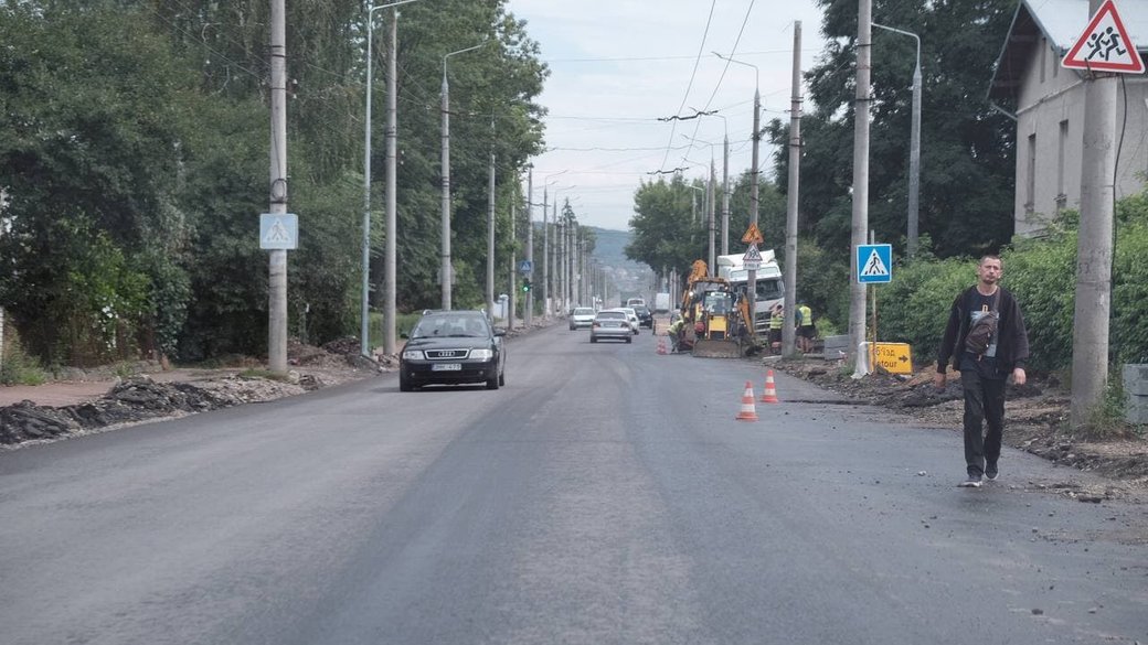 Вартість ремонту Хотинської зросла з 206 до понад 218 мільйонів гривень і коли завершать ремонт вулиці підрядник не знає 