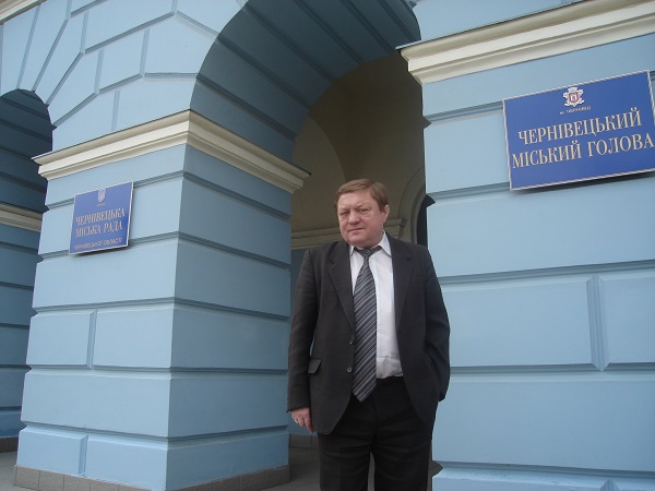 Світлої пам'яті Василя Плаксюка, який помер у Чернівцях 