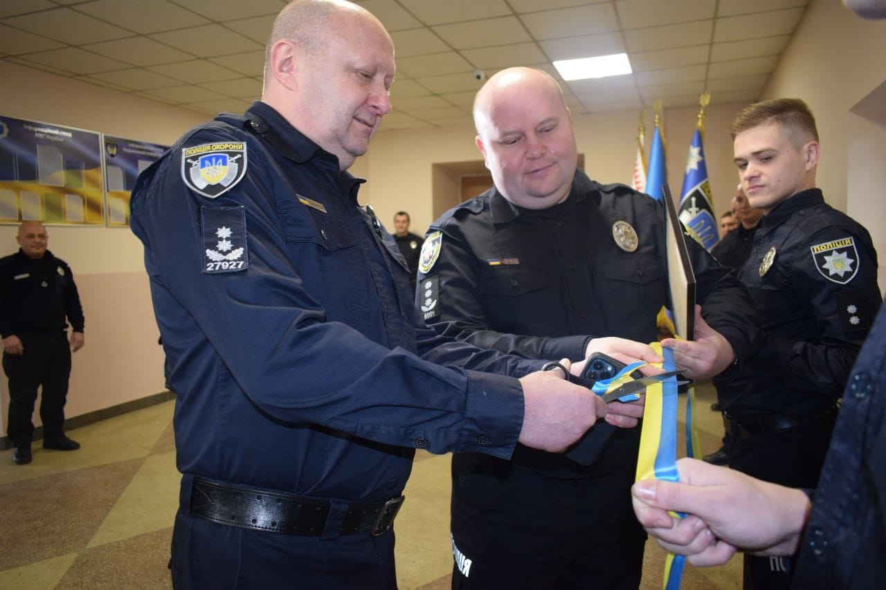 Броньовані вікна, захист протяжного відчинення дверей, рекуператори повітря, апаратна та операційний зал: у Чернівцях відкрили оновлений пункт централізованого спостереження за об'єктами, що охороняються