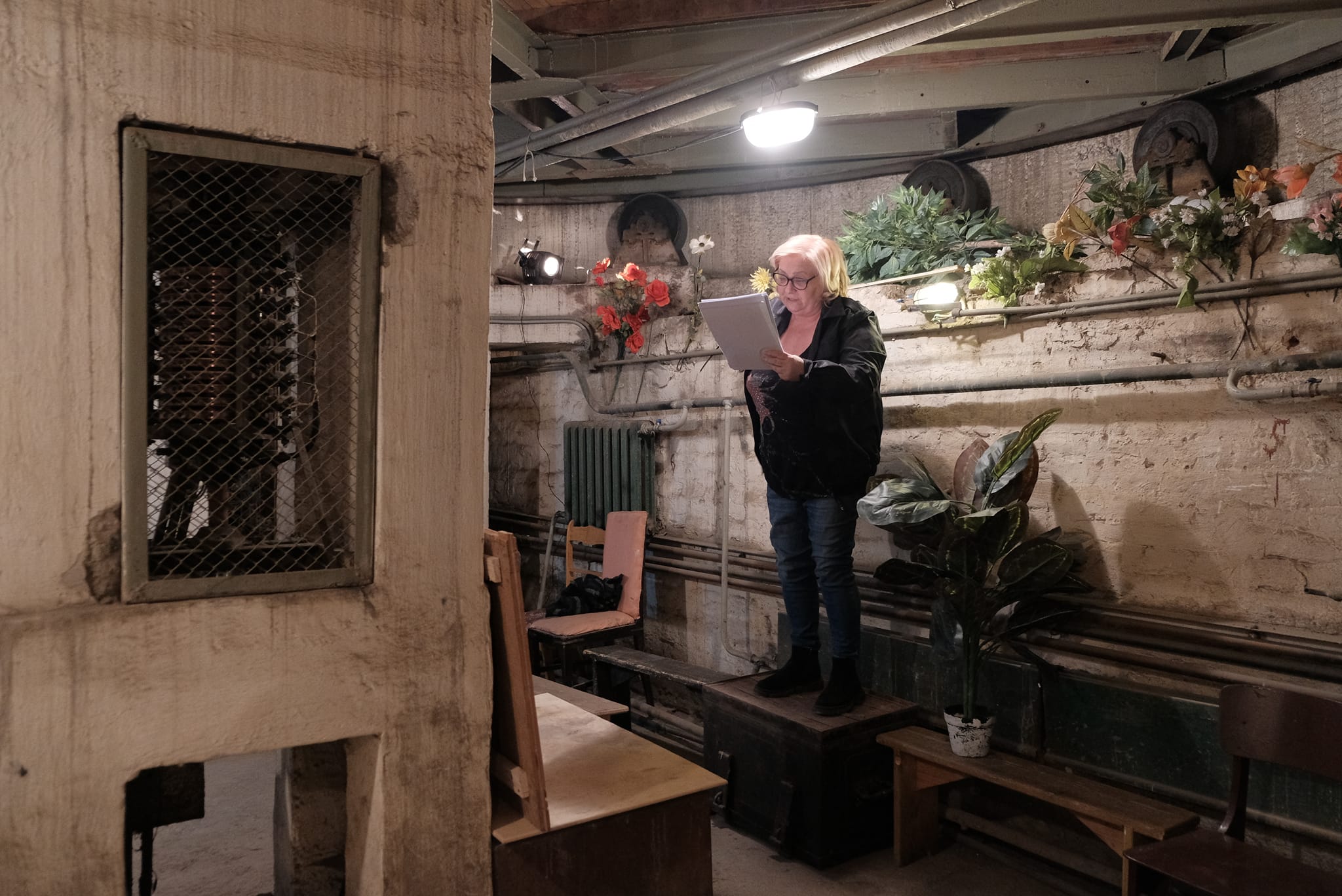 У чернівецькому театрі долучилися до марафону сучасної драми з історією про жіночу колонію, поламані долі та психологію злочину