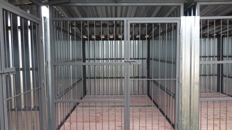 У Чернівцях для бездомних собак закупили 18 нових вольєрів і відкрили особливий притулок  