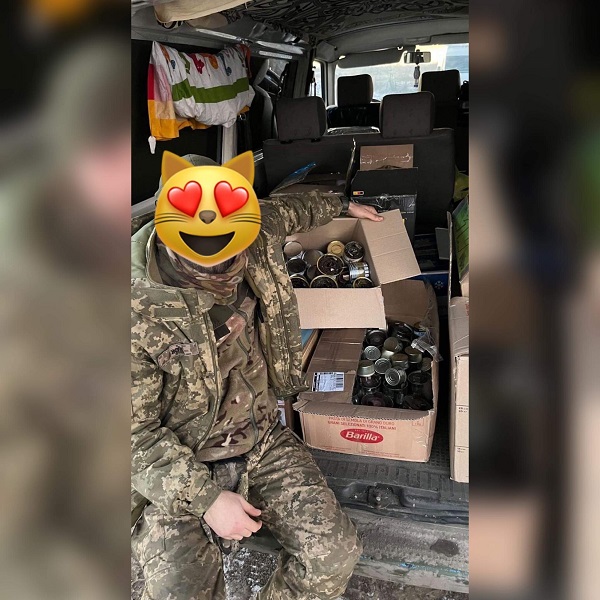 Свічкарі Новодністровська з липня місяця виготовили і відправили на українські рубежі понад 5000 бліндажних свічок!