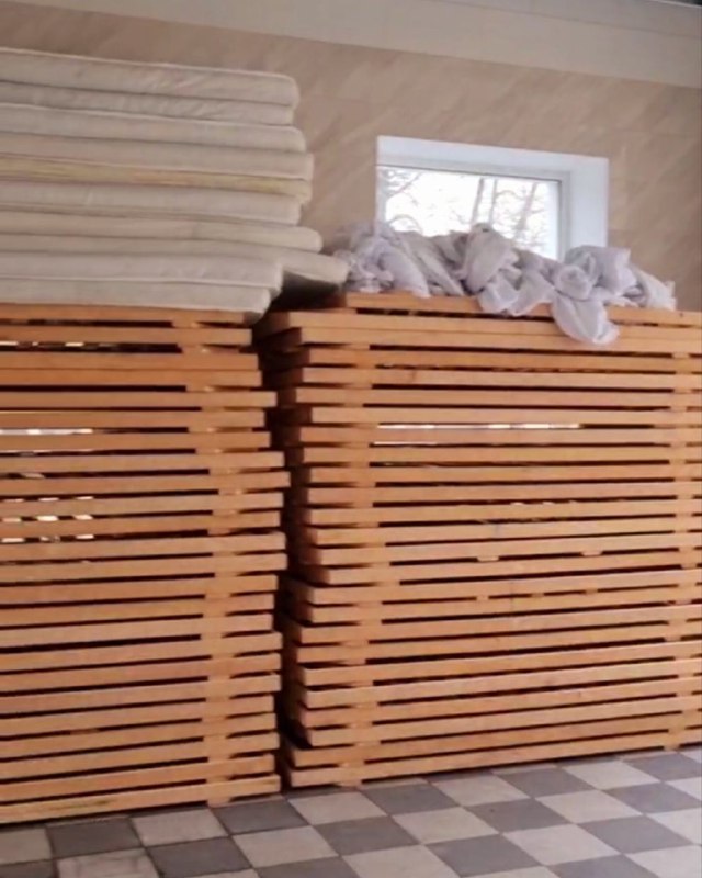 Чернівецький благодійник подарував 75 ліжок та матраців херсонській міській лікарні 