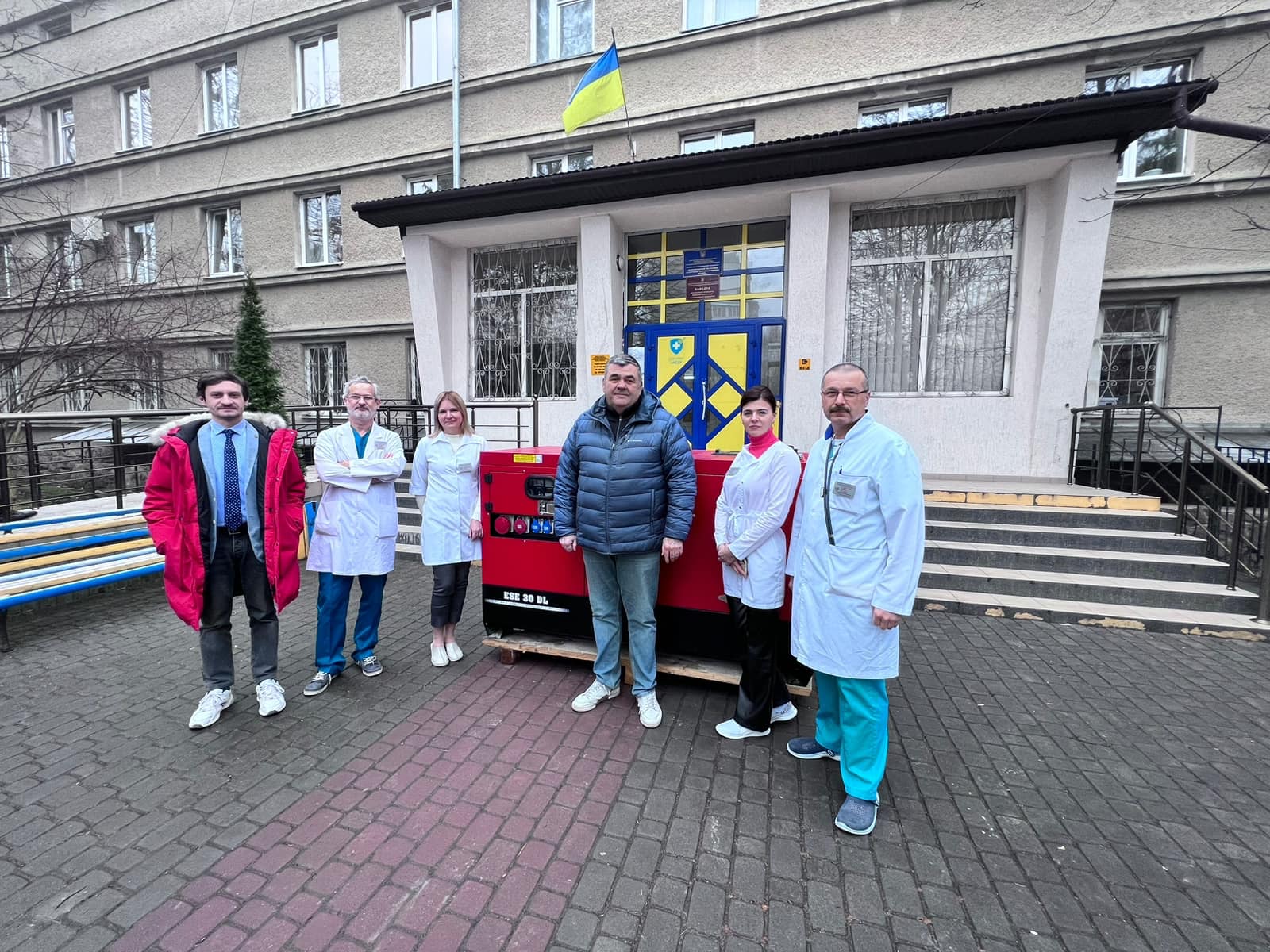 Польські кардіохірурги подарували потужний генератор колегам із чернівецького кардіоцентру 