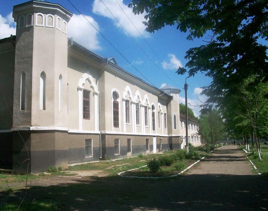 У Черешському будинку-інтернаті вже завершили капітальний ремонт одного з корпусів, а в Магальському тільки готуються до ремонту 