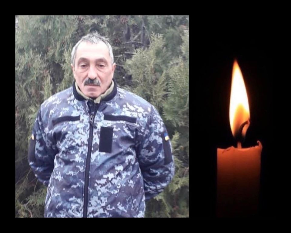 Сьогодні Буковина проводить в останній шлях солдата Володимира Бабчука, який захищав свободу і незалежність України 