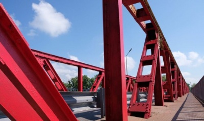 У Чернівцях чоловік вчинив самогубство, стрибнувши з моста через Прут