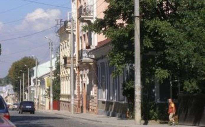 Перекладання бруківки на вулиці Сагайдачного може бути прикладом для решти чернівецьких брукованих вулиць, - експертка