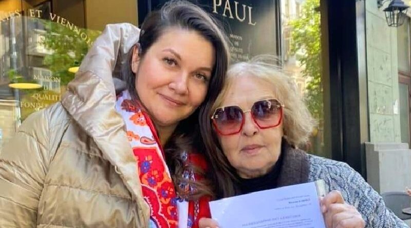 Почесну професорку ЧНУ імені Юрія Федьковича Ліну Костенко пропонують зробити Почесною громадянкою Києва