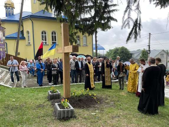 У селі Шубранець відкрили Пам’ятний хрест борцям за волю України