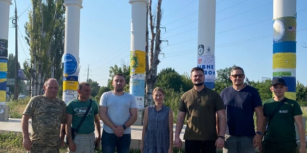 Волонтери з Глибоччини відвезли гуманітарну допомогу мешканцям Херсонщини, які постраждали в результаті підриву Каховської ГЕС